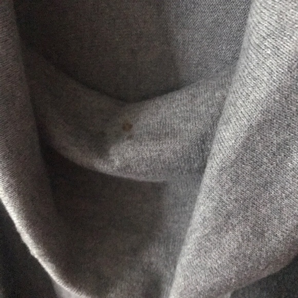 Black and gray sweater - Picture 7 of 8